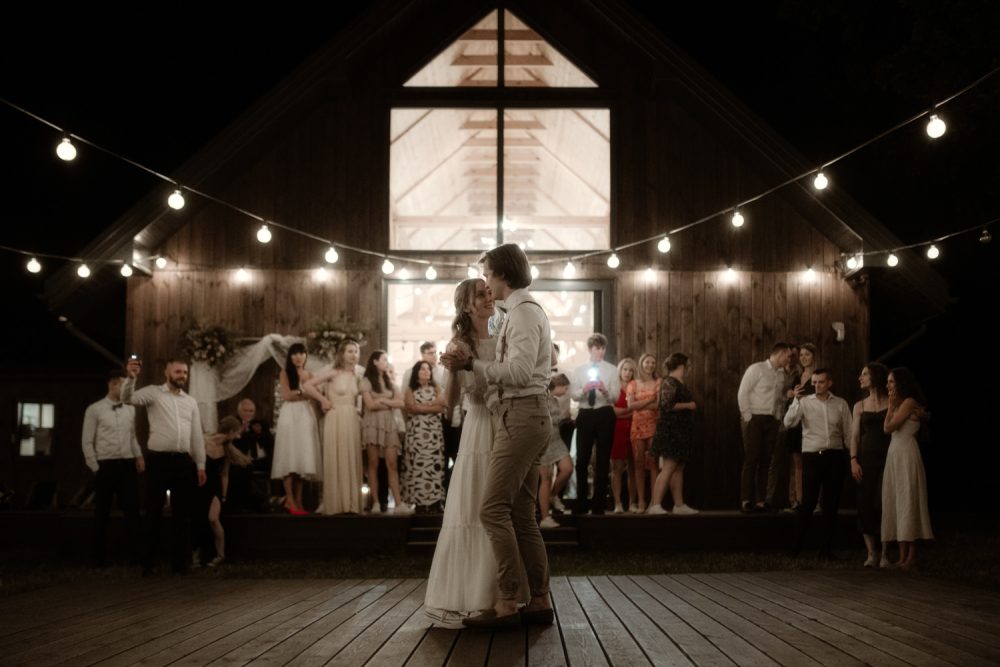 rustykalny ślub w plenerze i wesele w stodole Borucza-112